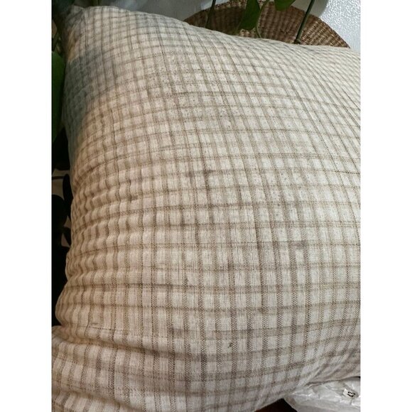 Target threshold, decorative pillow bunnies - Picture 9 of 12